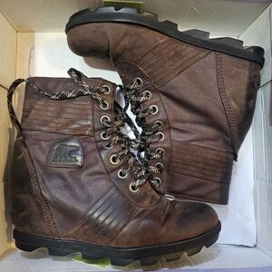 Sorel Lexi Wedge Boot size 10.5